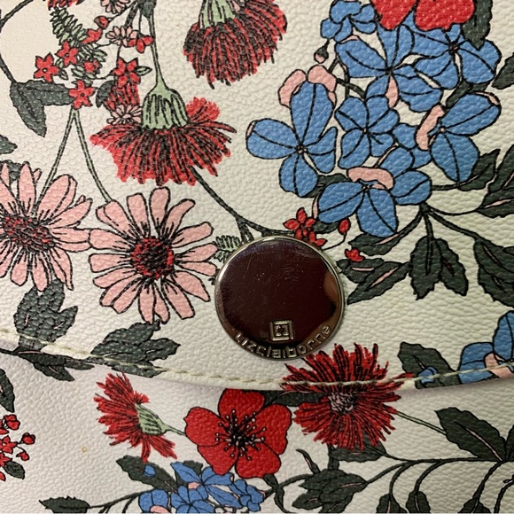 Liz Claiborne Crossbody Floral Purse - Picture 12 of 16